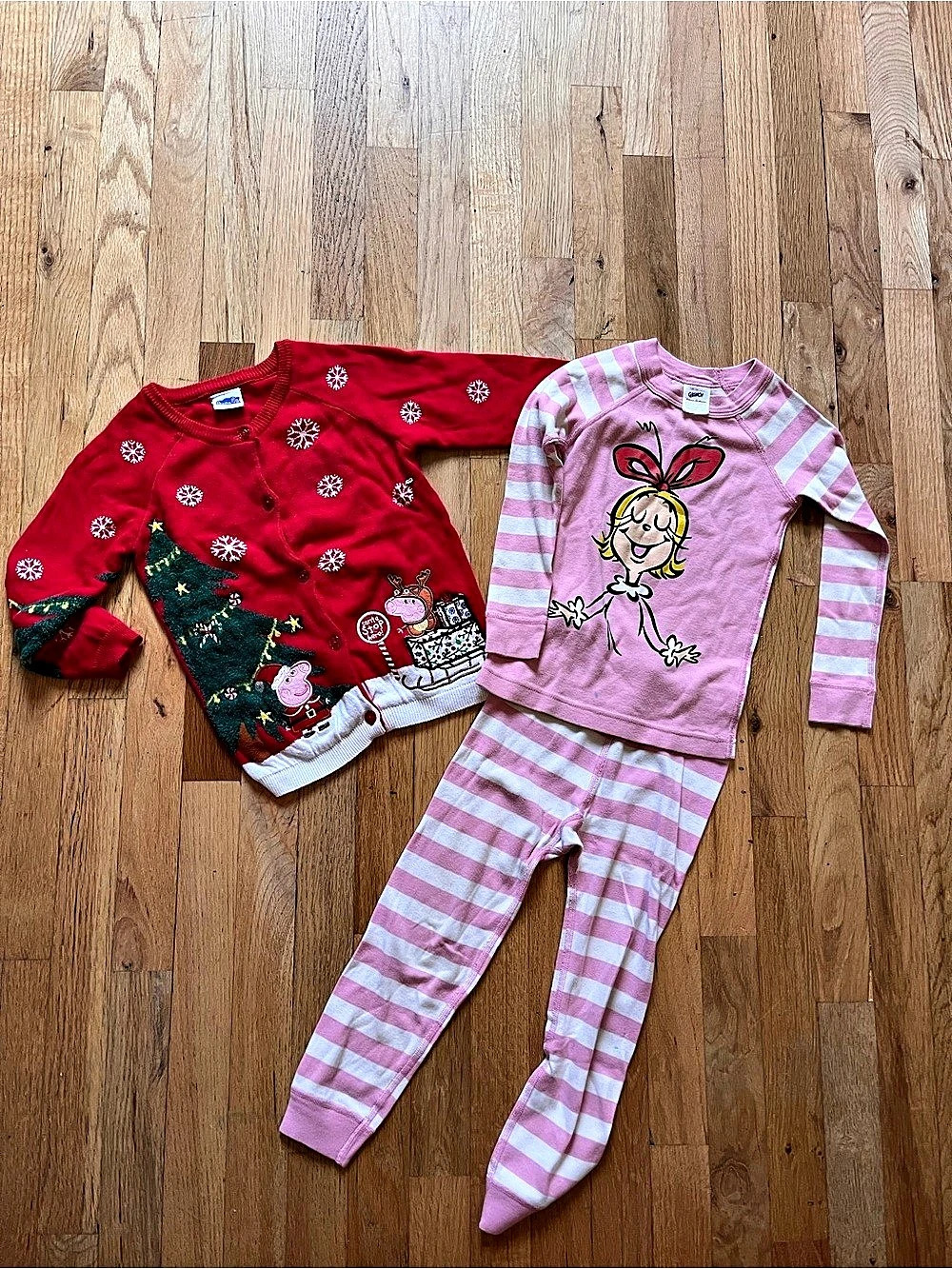 Kids T4 Peppa Pig & Grinch by Hannah Anderson